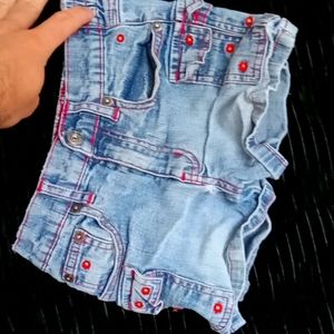 Zana Di jean shorts girl